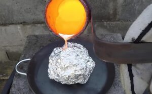 melting point of aluminum foil​